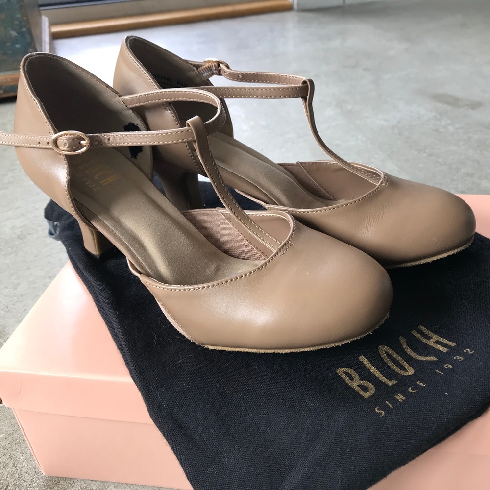 Bloch Split Flex Character Shoe Tan